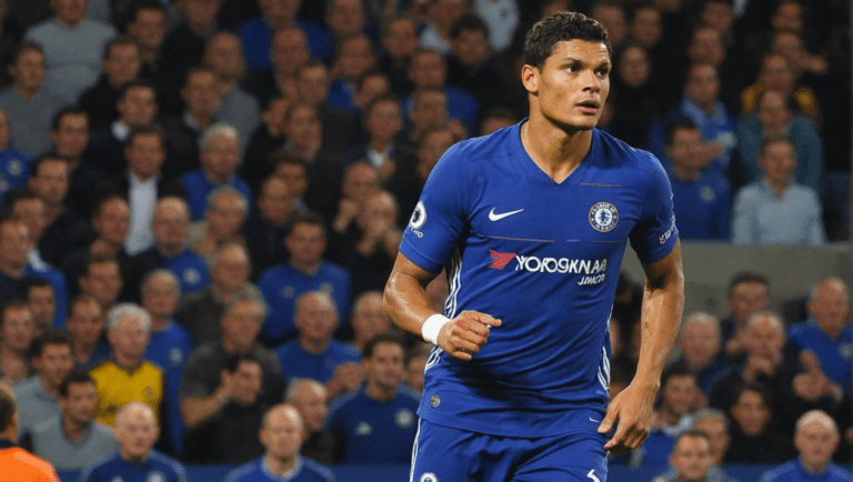 le départ de thiago silva de chelsea est prévu en fin de saison. découvrez les raisons de ce départ et les conséquences pour le club de football londonien.