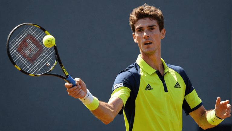 découvrez comment ugo humbert crée la surprise en se qualifiant pour le 3e tour du prestigieux masters 1000 de madrid.